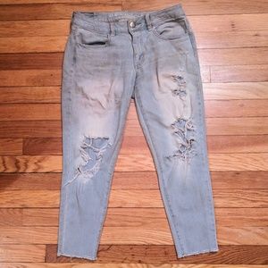Distressed Jegging Crop